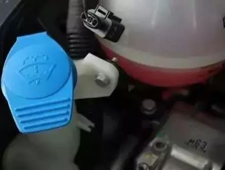 汽车冬天开多少水温最好 汽车冬天开多少水温最好