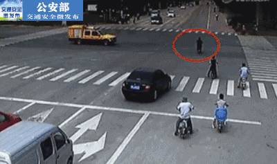 汽车闯红灯违法条款多少 汽车闯红灯违法条款多少