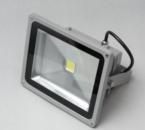 汽车led灯实际多少瓦 汽车led灯实际多少瓦