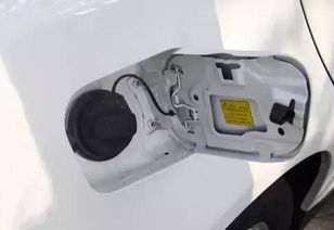 汽车6升油箱加多少油啊(汽车油箱容量为六升时,应加多少油?解析与探讨) 汽车6升油箱加多少油啊(汽车油箱容量为六升时,应加多少油?解析与探讨)