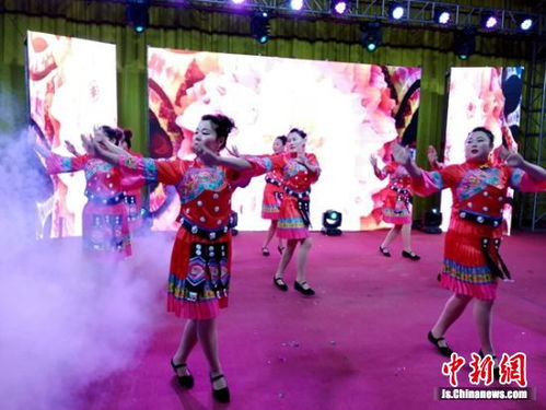 景区演员暴雨中坚持演出获满堂彩 景区演员暴雨中坚持演出获满堂彩